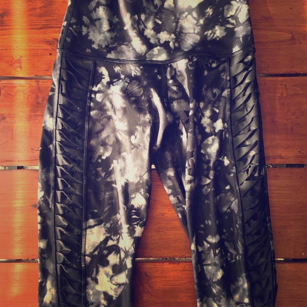 Lululemon leggings, never worn